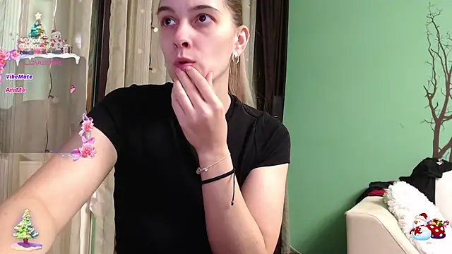 Snapshot of lovingfeetheels chatting on 12-14-24, 06:46 lovingfeetheels online show from 12-14-24, 06:46