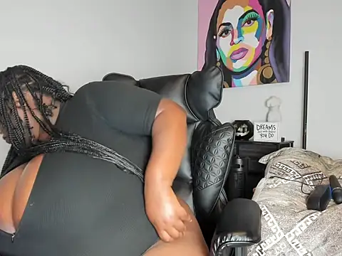 SexyHugeblackTitties online show from 10-08-25, 12:58