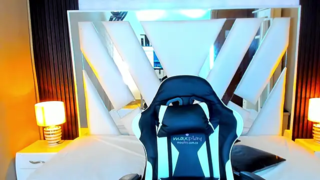 Linda4Petite online show from 10-24-25, 06:15