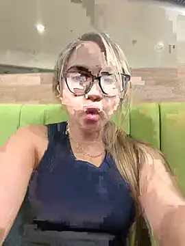 Snapshot of NatashaCruz- chatting on 05-28-26, 12:41 NatashaCruz- online show from 05-28-26, 12:41
