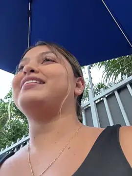 lunablossom  online show from 01-15-25, 10:57