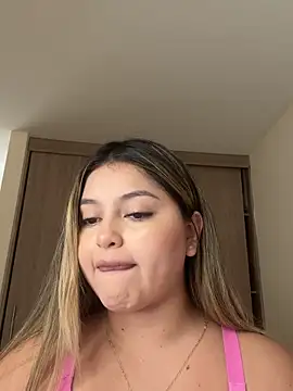 lunablossom  online show from 10-02-25, 08:27