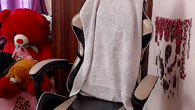 Naughty Kashish online show from 05-20-26, 06:08