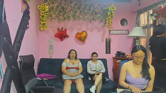 lesbiancuple online show from 03-25-26, 12:00