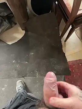 Snapshot of RenaudS-02 chatting on 12-03-24, 01:43 RenaudS-02 online show from 12-03-24, 01:43