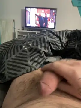 Snapshot of RenaudS-02 chatting on 02-28-25, 11:45 RenaudS-02 online show from 02-28-25, 11:45