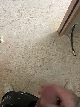 Snapshot of RenaudS-02 chatting on 11-12-25, 12:16 RenaudS-02 online show from 11-12-25, 12:16