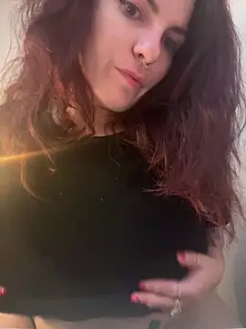 LunaMoongirl online show from 12-16-24, 04:05