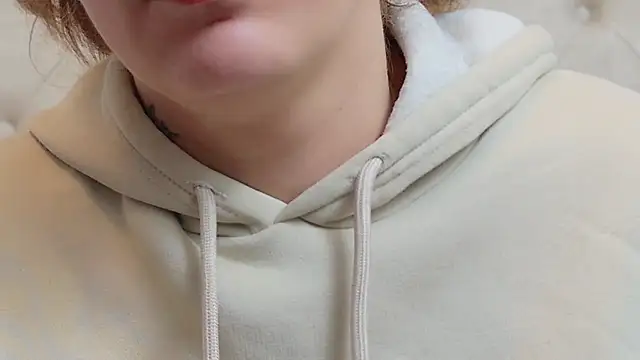 Snapshot of KarinaNoir chatting on 12-27-24, 03:53 KarinaNoir online show from 12-27-24, 03:53