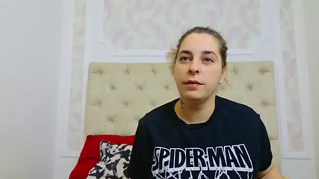 Snapshot of KarinaNoir chatting on 02-07-25, 05:20 KarinaNoir online show from 02-07-25, 05:20