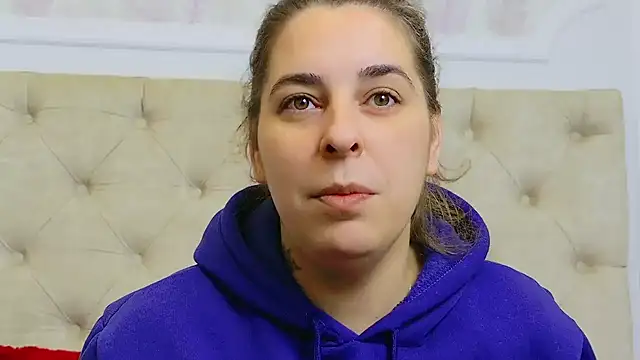 Snapshot of KarinaNoir chatting on 02-09-25, 05:19 KarinaNoir online show from 02-09-25, 05:19