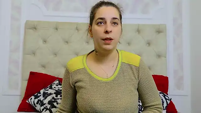 Snapshot of KarinaNoir chatting on 02-19-25, 04:55 KarinaNoir online show from 02-19-25, 04:55