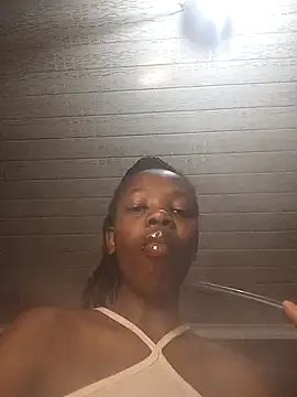 Snapshot of SheisBlacq chatting on 10-17-25, 08:33 SheisBlacq online show from 10-17-25, 08:33