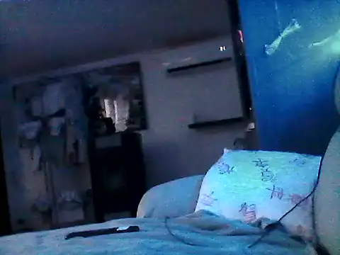 Snapshot of mickzizi chatting on 12-10-24, 08:19 mickzizi online show from 12-10-24, 08:19