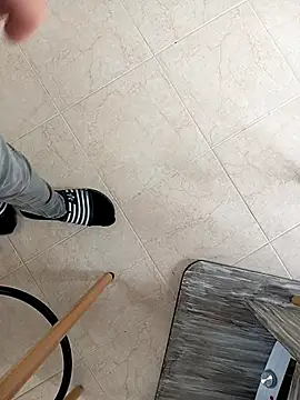 Snapshot of mickzizi chatting on 03-10-25, 08:15 mickzizi online show from 03-10-25, 08:15