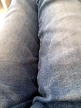 Snapshot of mickzizi chatting on 03-19-25, 01:18 mickzizi online show from 03-19-25, 01:18