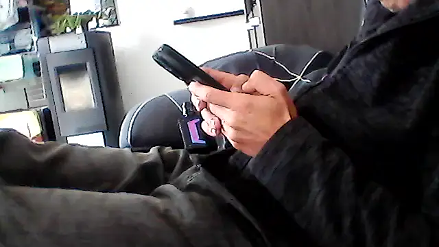 Snapshot of mickzizi chatting on 09-22-25, 11:23 mickzizi online show from 09-22-25, 11:23