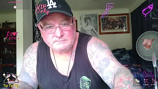 Snapshot of HOTANAL chatting on 06-06-26, 01:54 HOTANAL online show from 06-06-26, 01:54