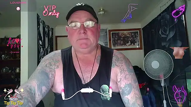 Snapshot of HOTANAL chatting on 06-10-26, 02:45 HOTANAL online show from 06-10-26, 02:45