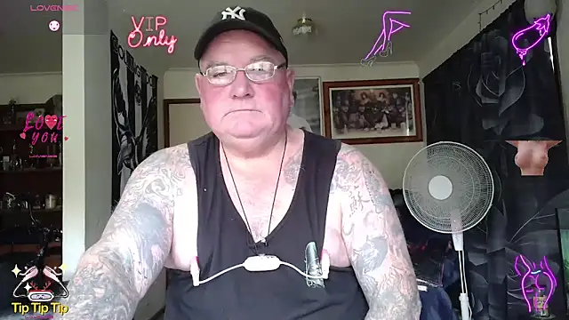 Snapshot of HOTANAL chatting on 06-15-26, 02:58 HOTANAL online show from 06-15-26, 02:58