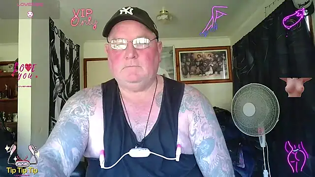 Snapshot of HOTANAL chatting on 07-18-26, 02:05 HOTANAL online show from 07-18-26, 02:05