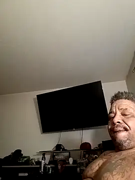 Snapshot of yellowwetfox chatting on 01-05-25, 02:30 yellowwetfox online show from 01-05-25, 02:30