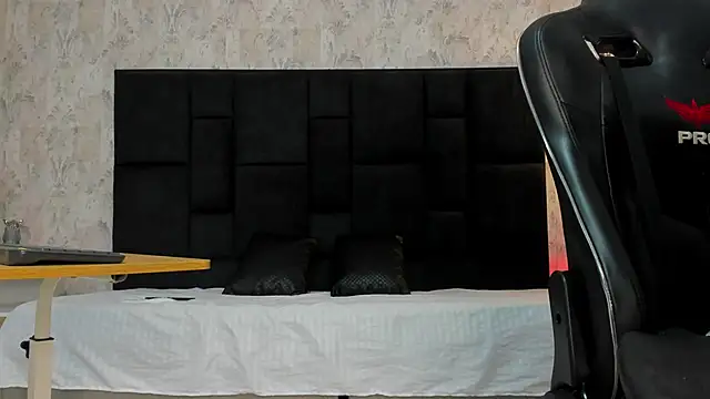 Snapshot of Joeysexx2 chatting on 03-04-25, 07:19 Joeysexx2 online show from 03-04-25, 07:19