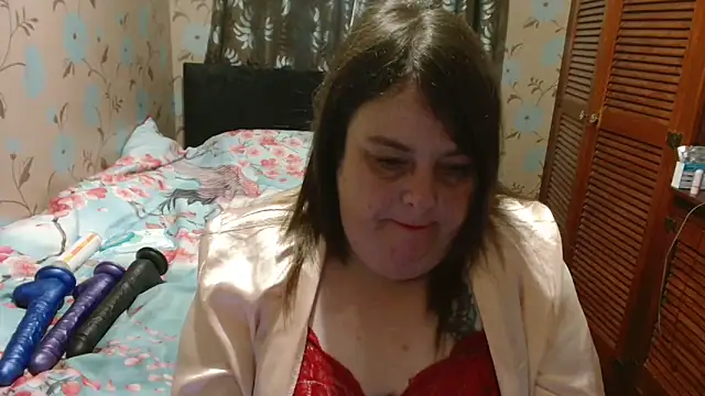 HouseWifeWhore Milf online show from 12-19-25, 09:05