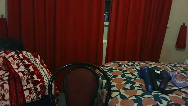 HouseWifeWhore Milf online show from 03-28-26, 02:33