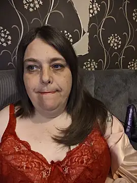 Snapshot of HouseWifeWhore_Milf chatting on 06-06-26, 11:31 HouseWifeWhore Milf online show from 06-06-26, 11:31