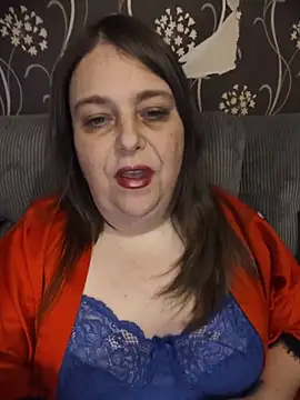 Snapshot of HouseWifeWhore_Milf chatting on 06-12-26, 04:11 HouseWifeWhore Milf online show from 06-12-26, 04:11