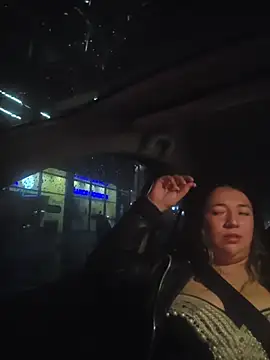 isabella rossse online show from 11-18-25, 11:59