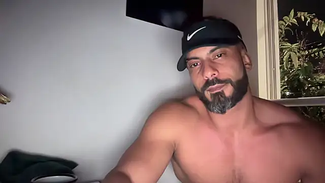 Snapshot of romeolovedark chatting on 10-16-25, 04:46 romeolovedark online show from 10-16-25, 04:46