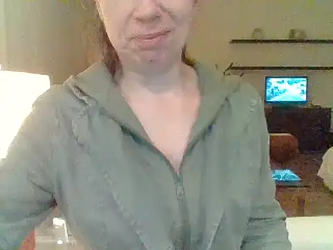 Snapshot of Moi_Lina chatting on 06-18-26, 11:42 Moi Lina online show from 06-18-26, 11:42