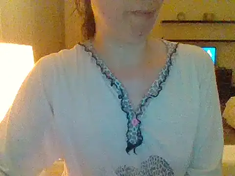 Snapshot of Moi_Lina chatting on 06-19-26, 11:30 Moi Lina online show from 06-19-26, 11:30