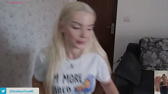 Goddess Tina online show from 10-30-25, 07:54