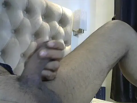 Snapshot of RANIRADHIK chatting on 10-29-25, 07:43 RANIRADHIK online show from 10-29-25, 07:43