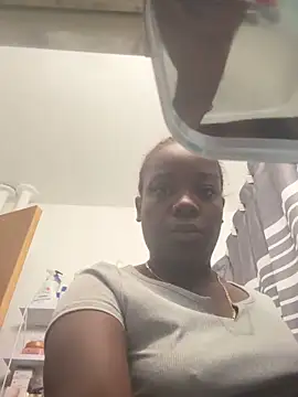 Snapshot of ChocolateBuns101 chatting on 10-11-25, 01:20 ChocolateBuns101 online show from 10-11-25, 01:20