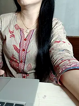 Snapshot of Chanchal--Navya chatting on 05-07-26, 05:40 Chanchal--Navya online show from 05-07-26, 05:40