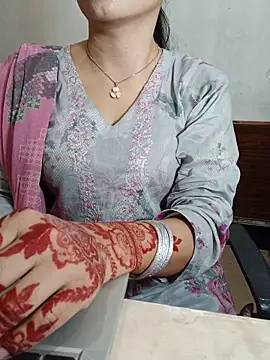 Snapshot of Chanchal--Navya chatting on 05-15-26, 06:48 Chanchal--Navya online show from 05-15-26, 06:48