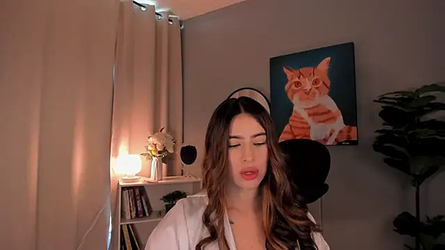 LiaPearce online show from 10-28-25, 12:30