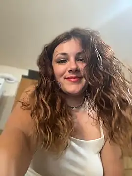 Snapshot of DaisyVibesss chatting on 07-19-26, 01:04 DaisyVibesss online show from 07-19-26, 01:04
