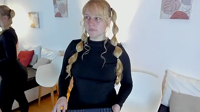 EmilySumer online show from 02-18-26, 11:55