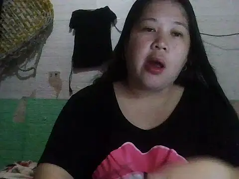 Snapshot of hotsexylyn chatting on 12-02-25, 08:52 hotsexylyn online show from 12-02-25, 08:52