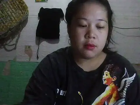 Snapshot of hotsexylyn chatting on 12-18-25, 03:45 hotsexylyn online show from 12-18-25, 03:45