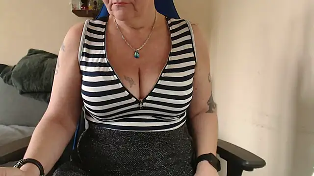 Diablica41 online show from 11-25-25, 09:42