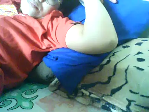 Snapshot of hairypussyyummy chatting on 02-18-25, 12:48 hairypussyyummy online show from 02-18-25, 12:48