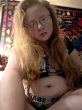 Snapshot of UpSetRedHead0018 chatting on 11-19-25, 09:37 UpSetRedHead0018 online show from 11-19-25, 09:37