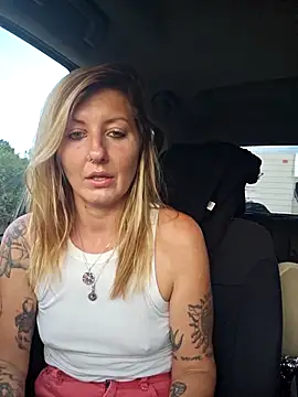 SheIsSomething online show from 11-12-25, 12:22