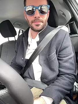 Snapshot of Simon-tem chatting on 03-20-25, 11:16 Simon-tem online show from 03-20-25, 11:16